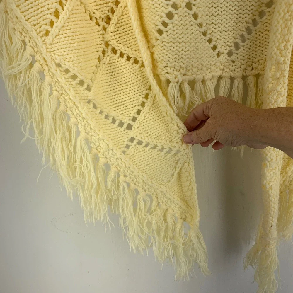 Vtg Handmade Crochet Knit Diamond Pattern Fringe Shawl Poncho Hippie Boho Granny